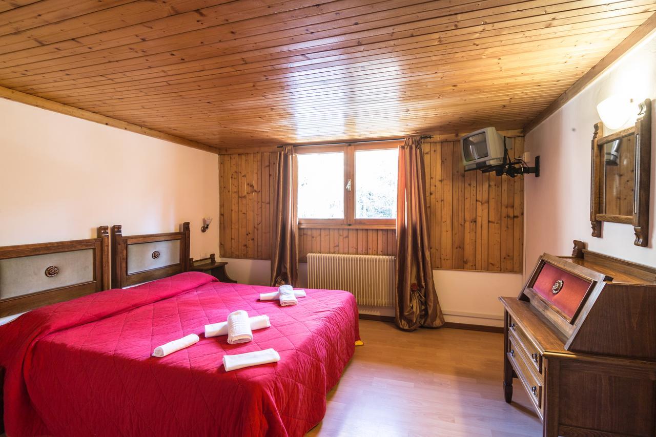 Royal Hotel Paolino Cavareno Εξωτερικό φωτογραφία